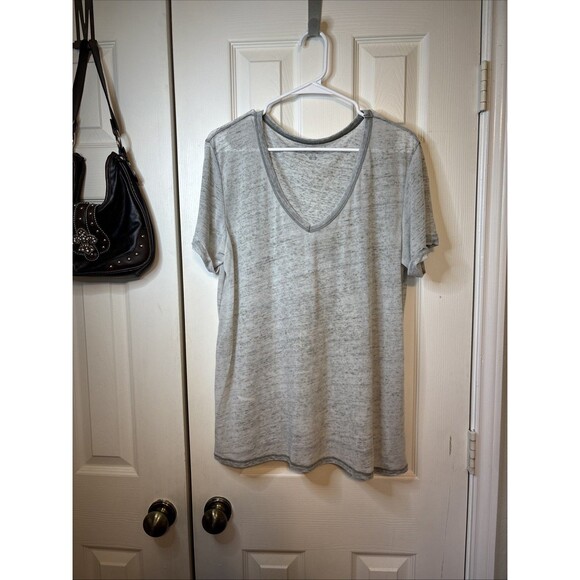 American Eagle Women’s XL Gray V-Neck Tee Short Sleeve Lightweight Casual Top - Picture 1 of 5